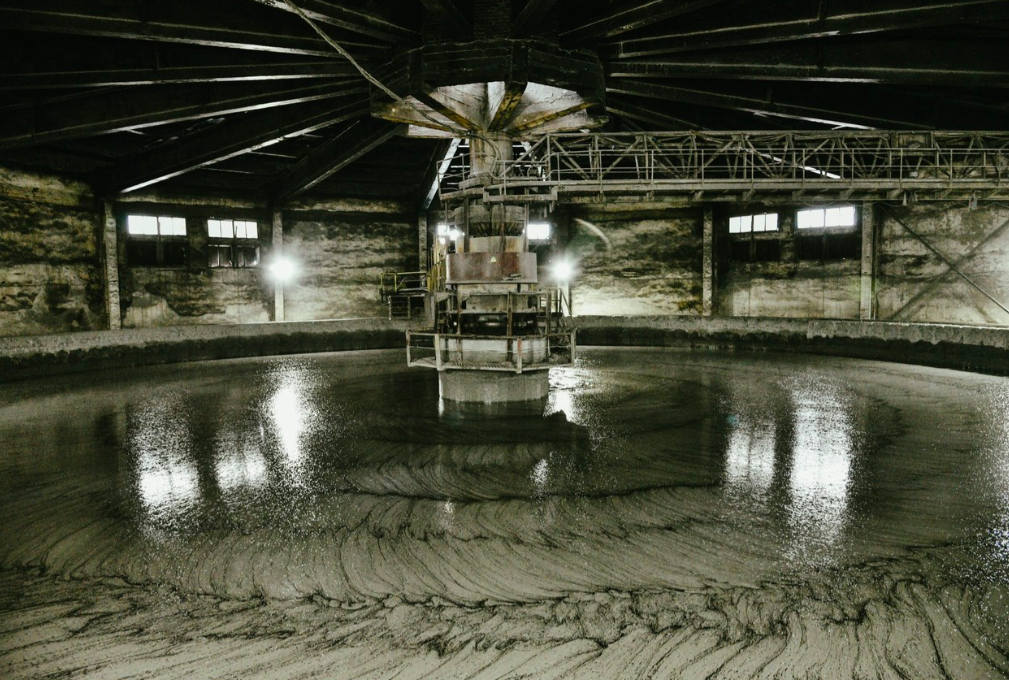 Фото Взрывные работы в карьере, производственные рекорды и поддержка сотрудников. Управляющий директор АО «Искитимцемент» Владимир Скакун о настоящем и будущем предприятия 5